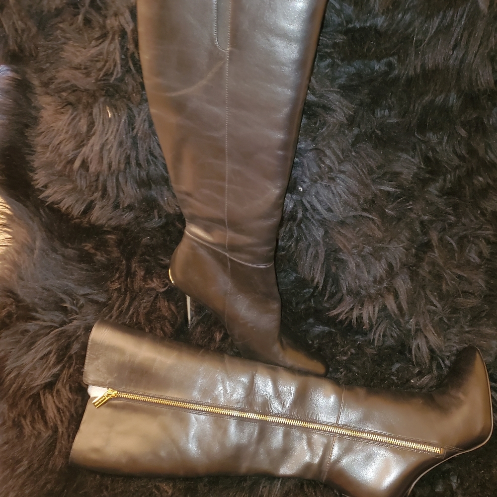 Boots - Picture 3 of 5